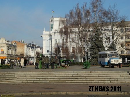 Встановлення ялинки в Житомирі
