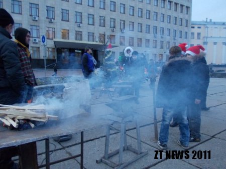 Святий Миколай засвітив новорічну ялинку у Житомирі