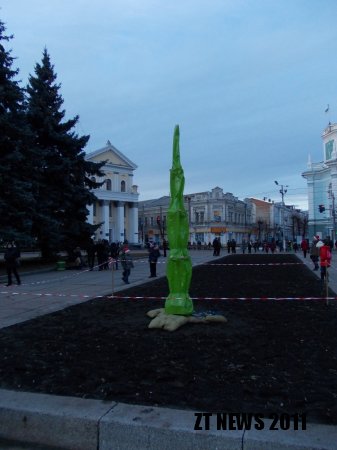 Святий Миколай засвітив новорічну ялинку у Житомирі