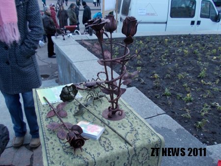 Святий Миколай засвітив новорічну ялинку у Житомирі