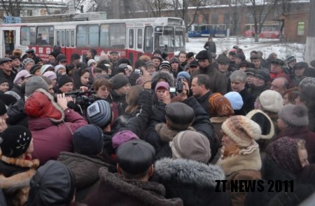 Перші тролейбуси вже виїхали з депо