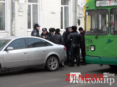 Карколомна погоня із закінченням на Великій Бердичівській Карколомна погоня із закінченням на Великій Бердичівській