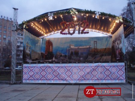 Житомиряни зустрічали новий рік на площі Корольова