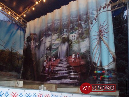 Житомиряни зустрічали новий рік на площі Корольова