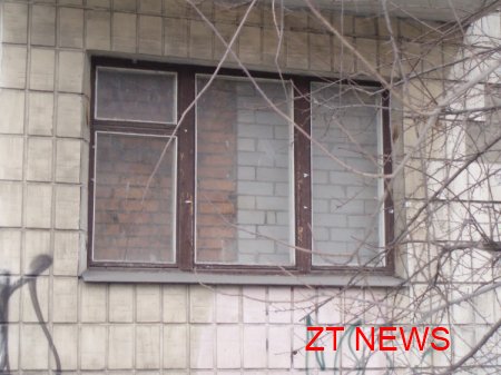 В Житомирі мешканці будинку воюють з підприємцями за своє житло