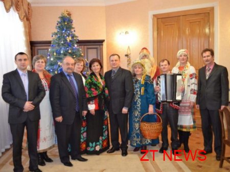 Працівники ТТУ привітали мера Дебоя із різдвяно-новорічними святами