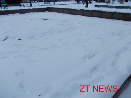 В Житомирі біля кінотеатра "Жовтень" почали часткову реконструкцію фонтану