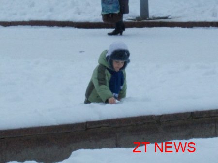 В Житомирі біля кінотеатра "Жовтень" почали часткову реконструкцію фонтану