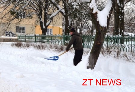 Комунальники все ж працюють