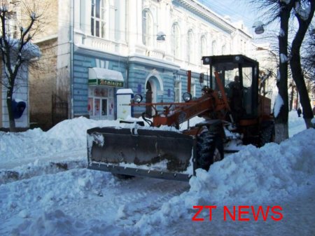 У Житомирі продовжується прибирання вулиць від снігу
