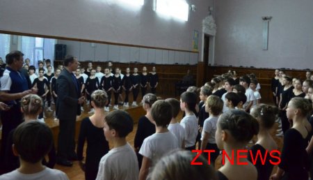 Мер Житомира Володимир Дебой відвідав репетицію "Сонечка"