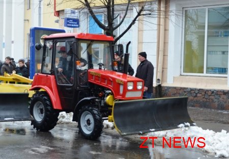 ЖЕКи отримали ще 4 нових трактори