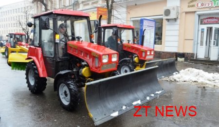ЖЕКи отримали ще 4 нових трактори