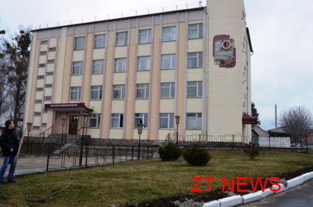 Ніхто з депутатів, які буцімто намагаються відродити парк у фруктовому саду, не прийшов, щоб його прибрати