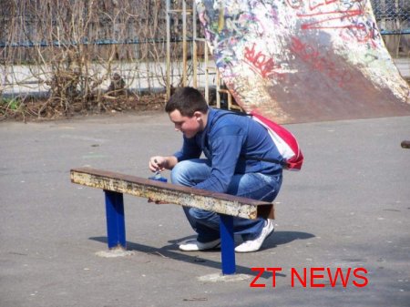 Сьогодні студенти впорядкували спортивний майданчик у центрі міста