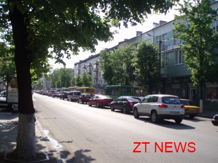В центрі Житомира із-за обриву лінії трамвая зупинився рух тролейбусів
