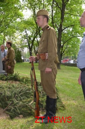 Сьогодні на Смолянському військовому кладовищі відбулось перепоховання останків воїна Великої Вітчизняної війни