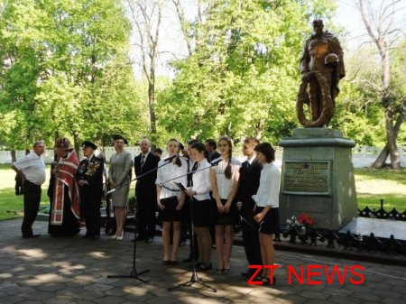 Сьогодні вшанували пам'ять героїв, і тих, хто полягли, захищаючи Житомир у 1943 році