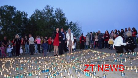 Вчора на Монументі Слави загорілася 10-метрова зірка