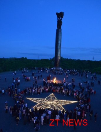 Вчора на Монументі Слави загорілася 10-метрова зірка