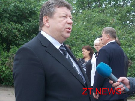 Сьогодні відбулось покладання квітів до пам’ятного знаку жертвам політичних репресій