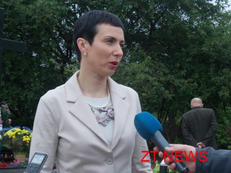 Сьогодні відбулось покладання квітів до пам’ятного знаку жертвам політичних репресій
