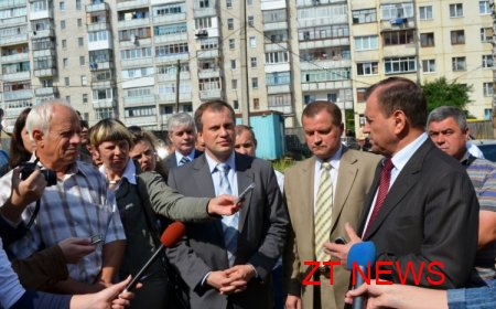 8 червня, керівники області та міста зустрілися з житомирянами-вкладниками у будівництво будинку по вул. Щорса, 155