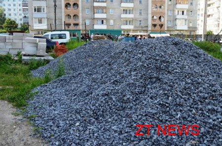 8 червня, керівники області та міста зустрілися з житомирянами-вкладниками у будівництво будинку по вул. Щорса, 155