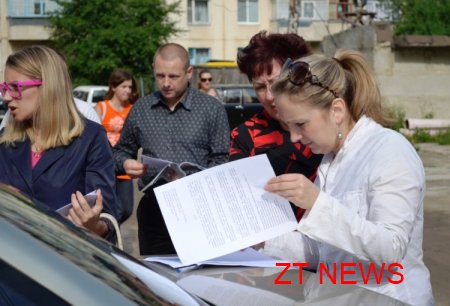 8 червня, керівники області та міста зустрілися з житомирянами-вкладниками у будівництво будинку по вул. Щорса, 155