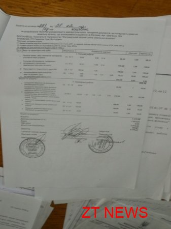 Власник стоянки по вул. Шевченка 18 Санніков вважає, що на території біля ЗАГсу знаходиться законно ВІДЕО