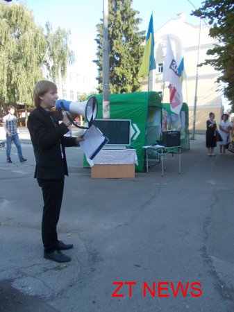 18 травня в Житомирі на захист української мови зібралося близько 50 чоловік ВІДЕО