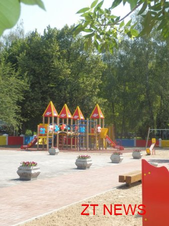 20 травня на вулиці Польовій 5 відкрили новий ігровий майданчик для дітей ВІДЕО