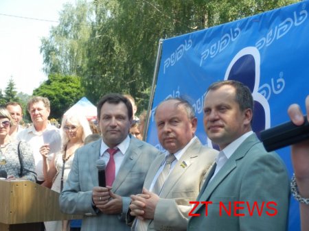 20 травня на вулиці Польовій 5 відкрили новий ігровий майданчик для дітей ВІДЕО