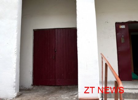 Житомирський міський голова Володимир Дебой знову зустрівся з мешканцями будинку по вул. Київській, 74, щоб перевірити виконану роботу