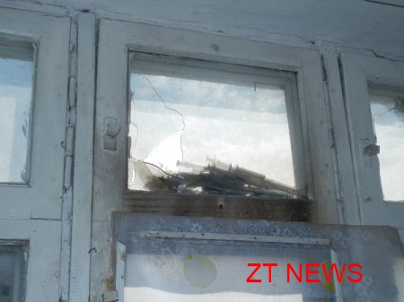 Після кожного дощу мешканці 9-типоверхівки у Житомирі за адресою Максютова 5 ризикують власним життям