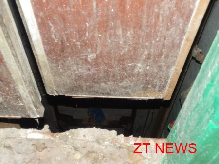 Після кожного дощу мешканці 9-типоверхівки у Житомирі за адресою Максютова 5 ризикують власним життям
