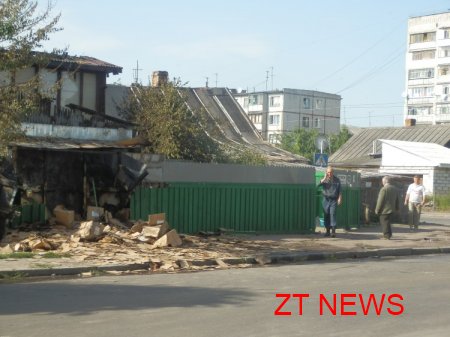 Через пожежу в майстерні, згорів житловий будинок