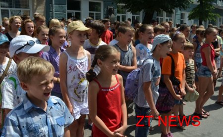 Вихованці "Сонечка" поїхали у Феодосію оздоровлюватися за гроші із міського бюджету