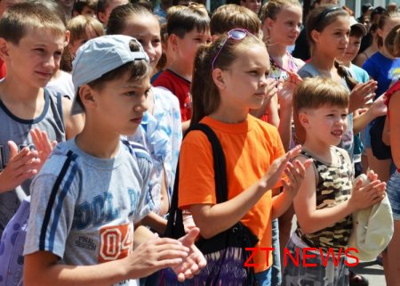 Вихованці "Сонечка" поїхали у Феодосію оздоровлюватися за гроші із міського бюджету