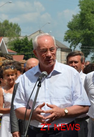 Микола Азаров "відкрив" Житомирський перинатальний центр