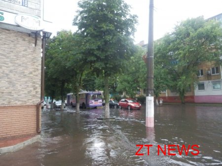 В Житомирі традиційний потоп на перехресті Щорса-Котовського