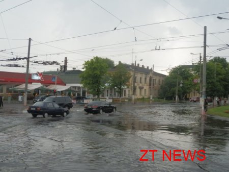 В Житомирі традиційний потоп на перехресті Щорса-Котовського