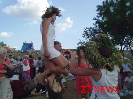 В с. Немиринці Ружинського району Житомирської області відбувся фестиваль "Купальські роси" В с. Немиринці Ружинського району Житомирської області відбувся фестиваль "Купальські роси"