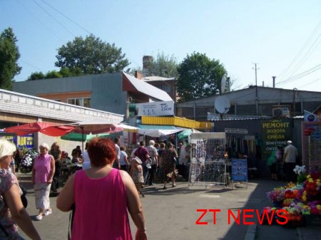 Боротьба зі стихійною торгівлею в Житомирі продовжується