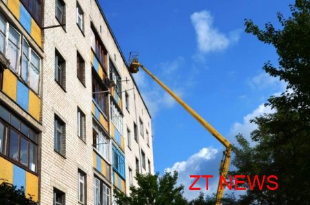 Міський голова оглянув ремонтні роботи житлового фонду по вул. Черняховського