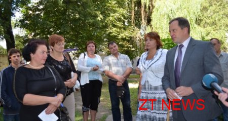 18 липня по вул. Кафедральній, 6 вперше за 50 років встановлено дитячий майданчик
