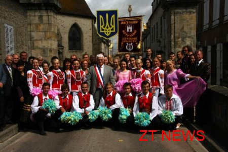 Житомирські артисти виступали на Дні Незалежності Франції