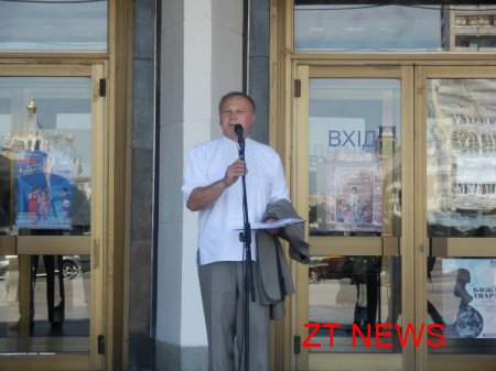 В Житомирі на площі Соборній урочисто підняли Державний та Олімпійський прапори України на честь відкриття ХХХ літніх Олімпійських ігор у Лондоні ВІДЕО