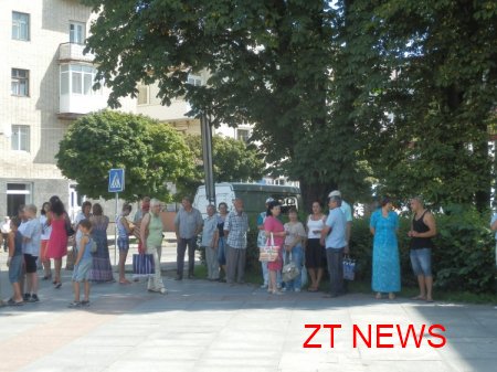 В Житомирі на площі Соборній урочисто підняли Державний та Олімпійський прапори України на честь відкриття ХХХ літніх Олімпійських ігор у Лондоні ВІДЕО