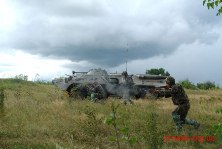 На Житомирському полігоні десантники випробовували новітні зразки зброї